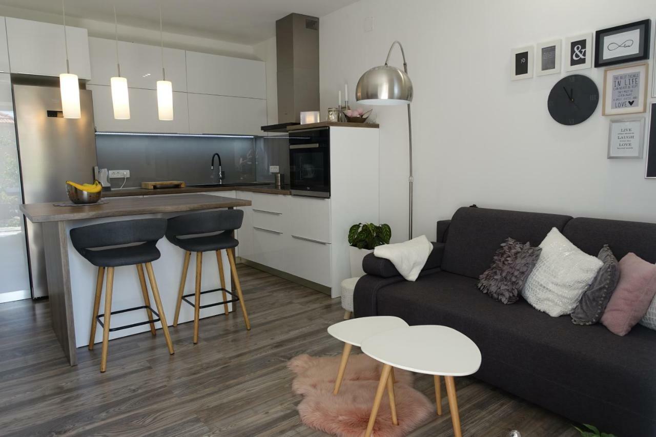 Apartman Maja ボル エクステリア 写真