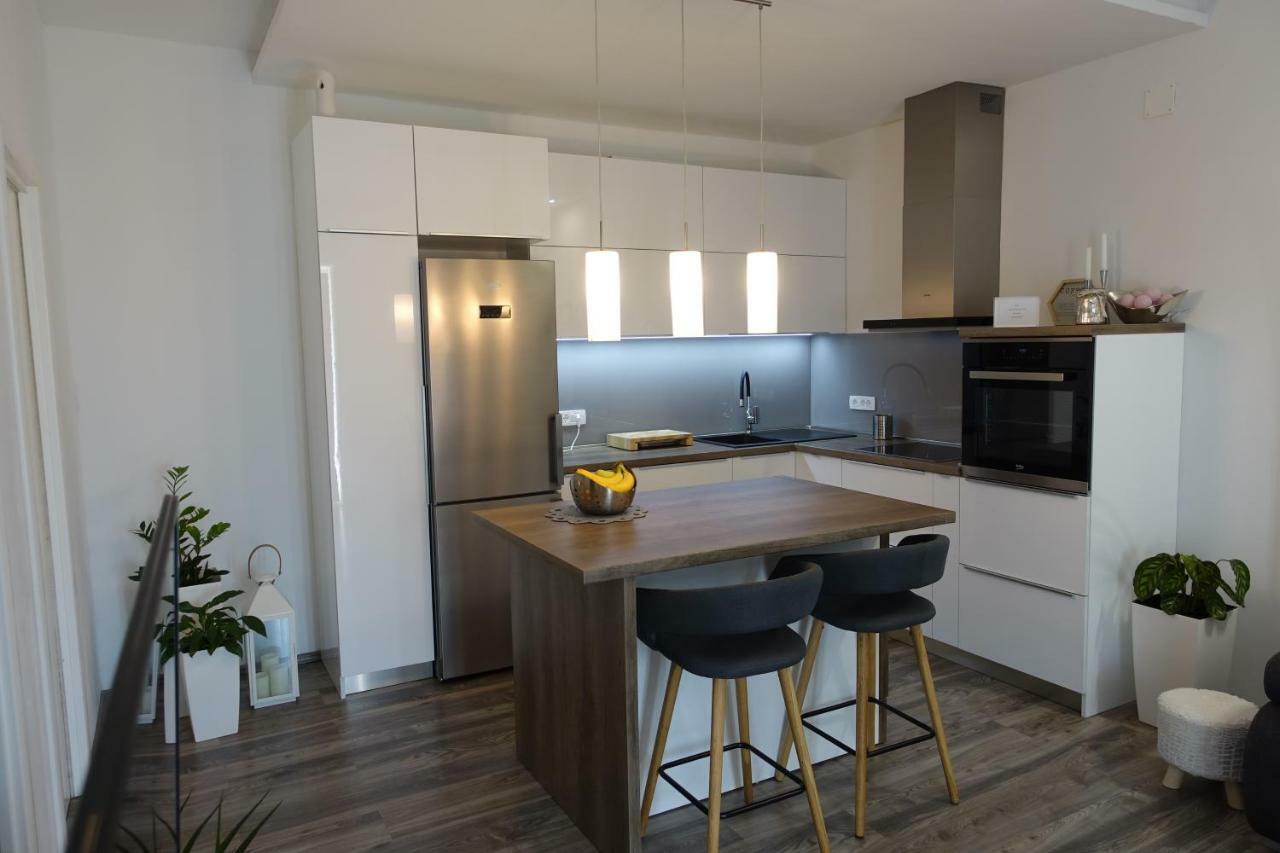Apartman Maja ボル エクステリア 写真