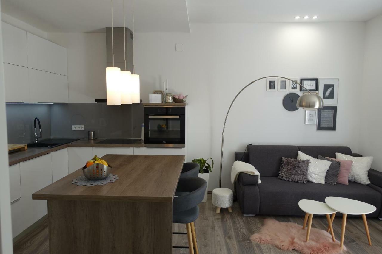 Apartman Maja ボル エクステリア 写真